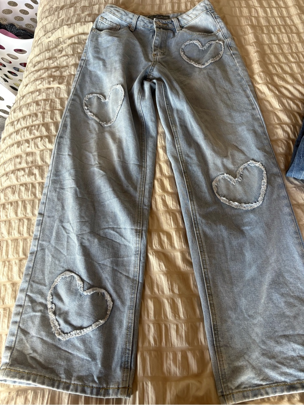 Cali 1850 heart patch jeans
